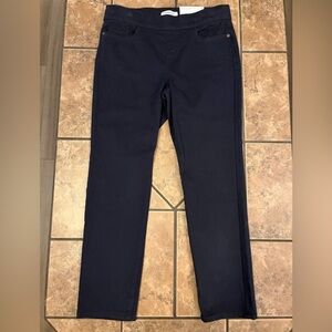 Liz Claiborne Women's Dark Blue pull on Jeans